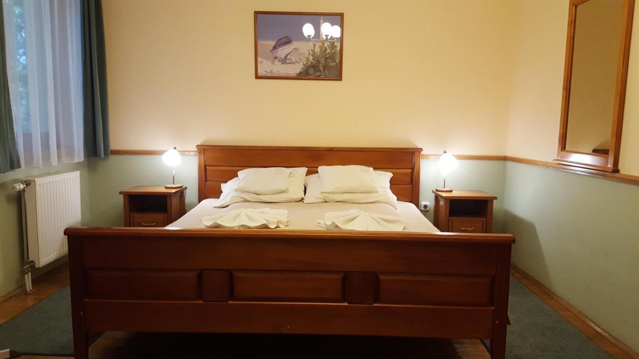 Bed and Breakfast Laetitia Panzió Kaposvár Exterior foto