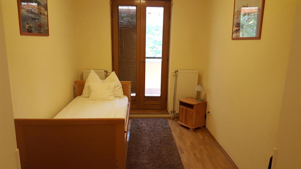 Bed and Breakfast Laetitia Panzió Kaposvár Exterior foto
