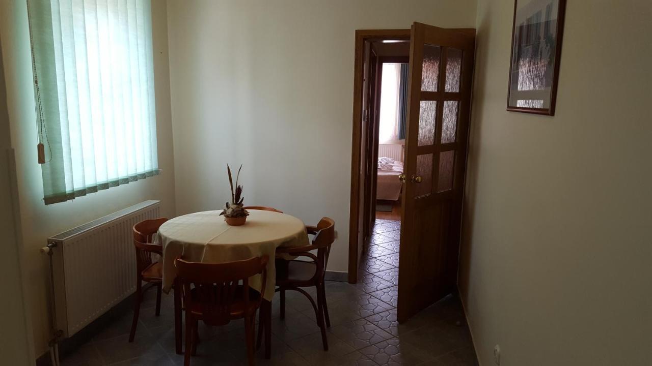 Bed and Breakfast Laetitia Panzió Kaposvár Exterior foto