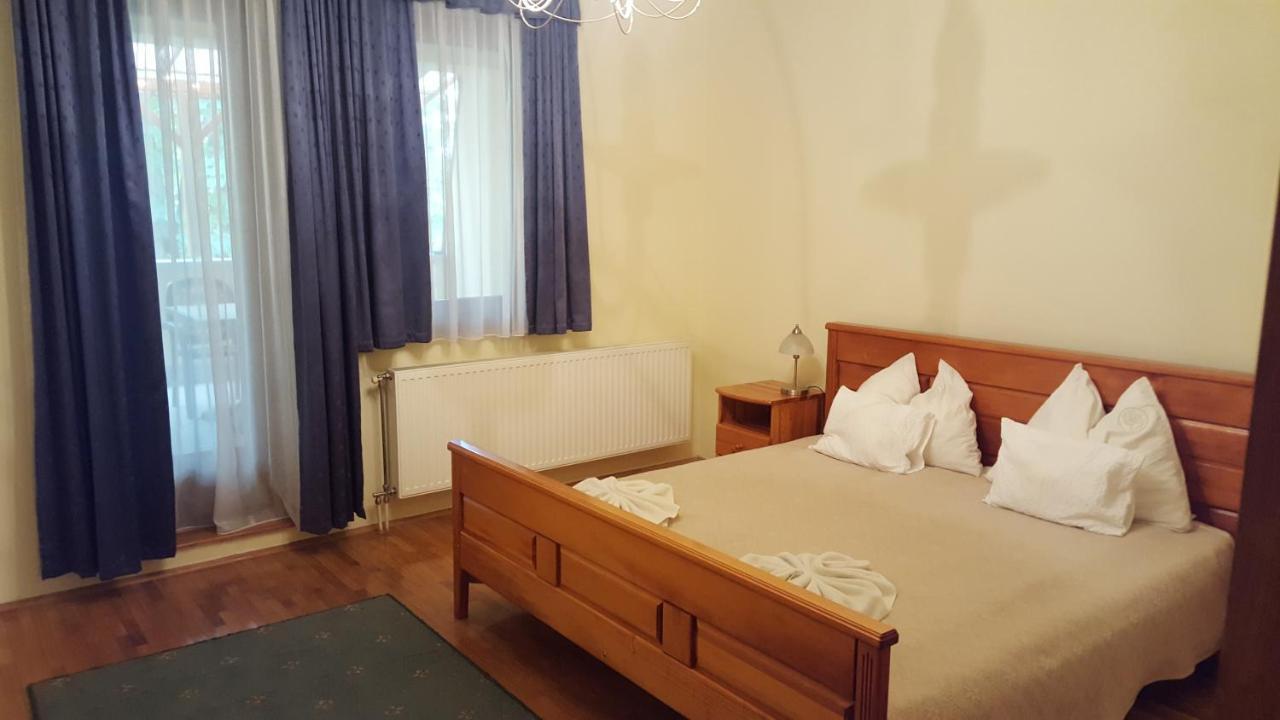 Bed and Breakfast Laetitia Panzió Kaposvár Exterior foto