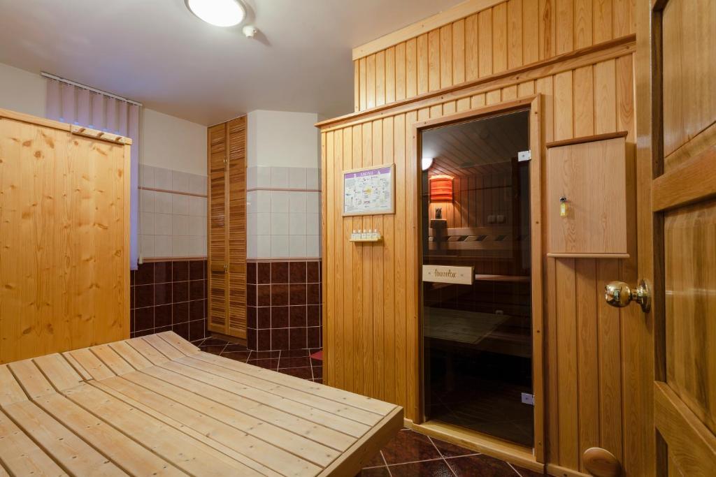 Bed and Breakfast Laetitia Panzió Kaposvár Exterior foto